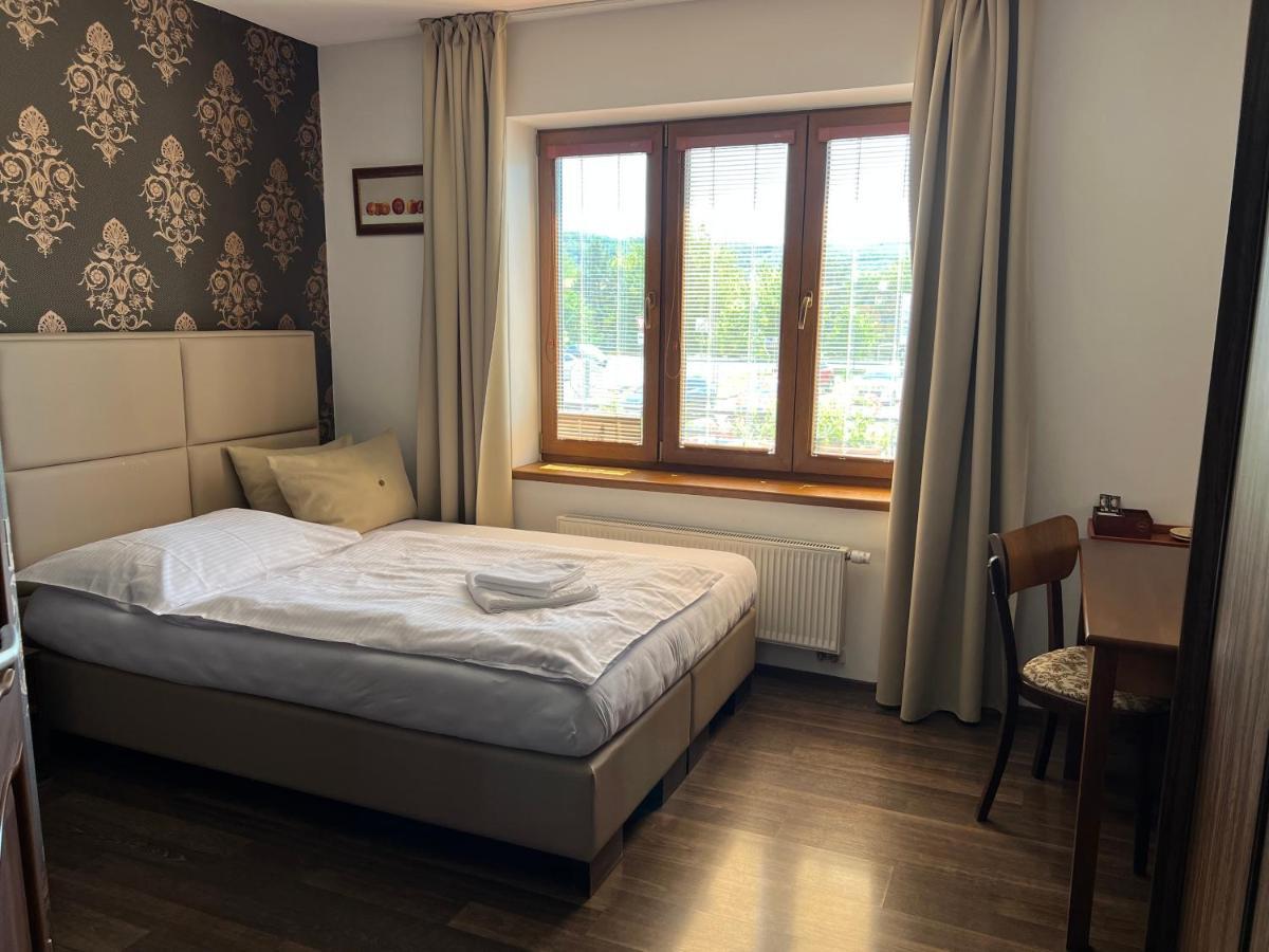 Penzion Trattoria Presov Bagian luar foto