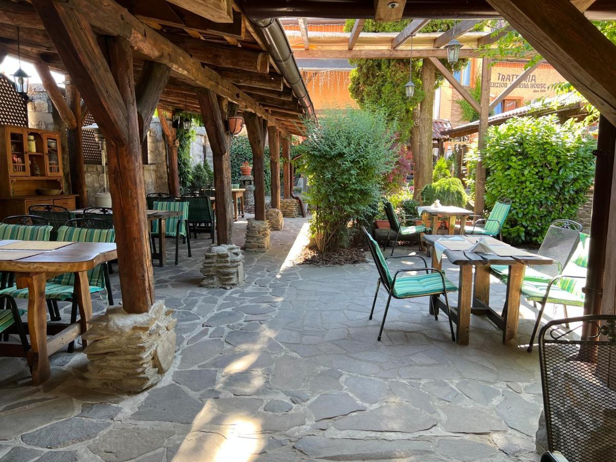 Penzion Trattoria Presov Bagian luar foto